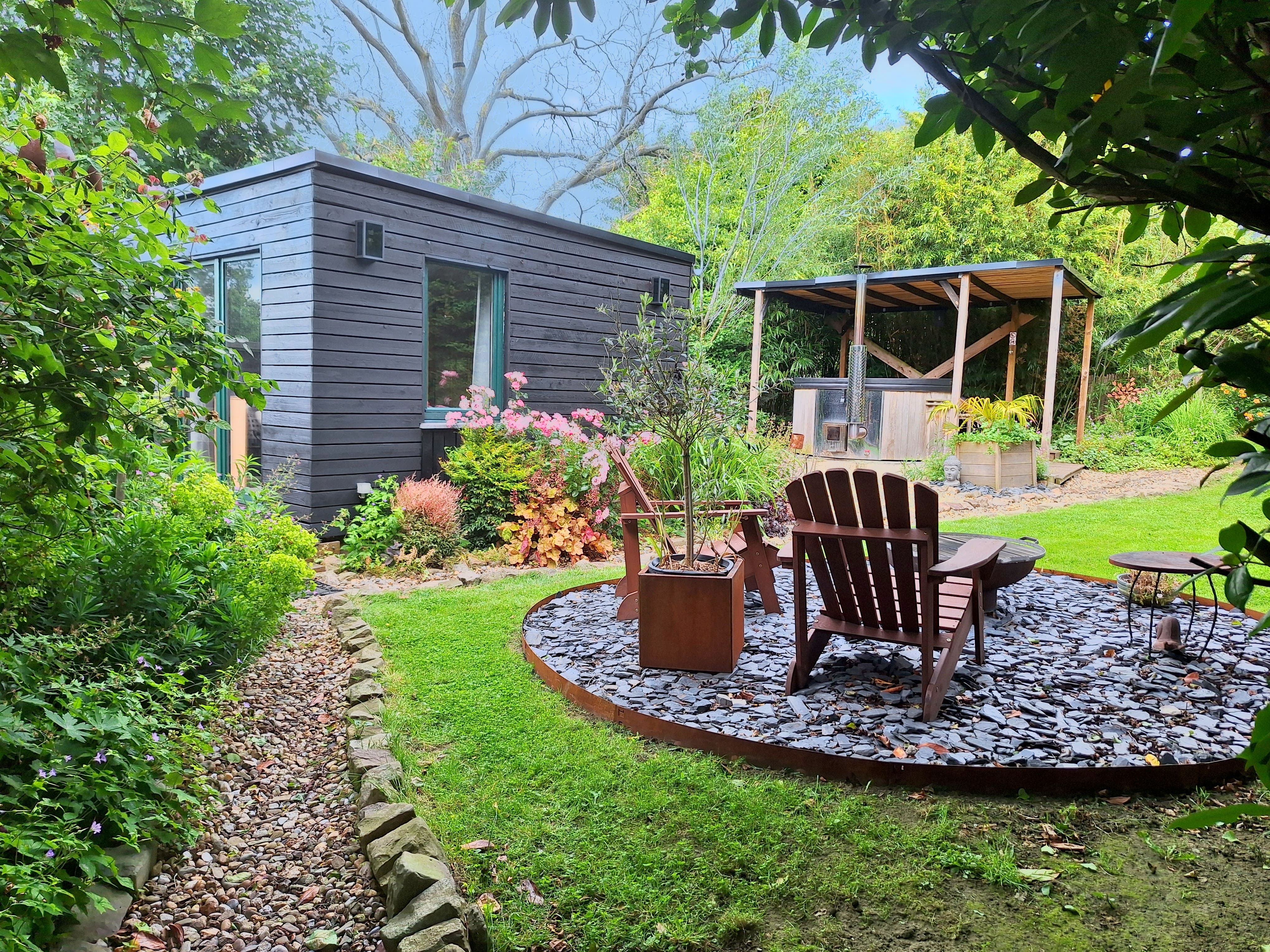 Lodge de charme Temps 1solite avec terrasse privative au cœur de la nature en Belgique